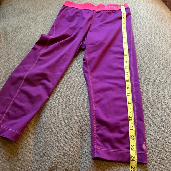 Nike Pro Womens Size Small 3/4 Length Capri Workout Pants Purple Active wear - Picture 7 of 8